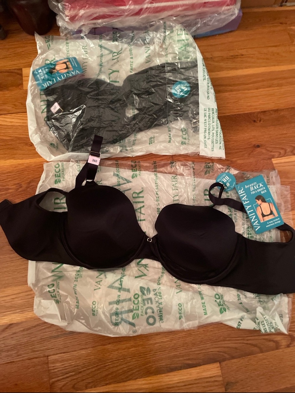 Vanity Fair Black Smooth Underwire Convertible Bra price for both